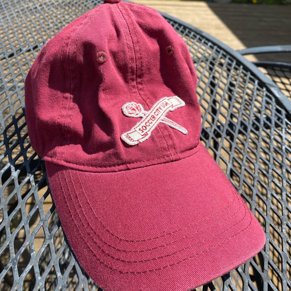 DUTCH BROS HAT
